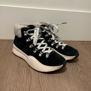 Women's Sorel Out N About III Conquest Waterproof Boots Size 7.5